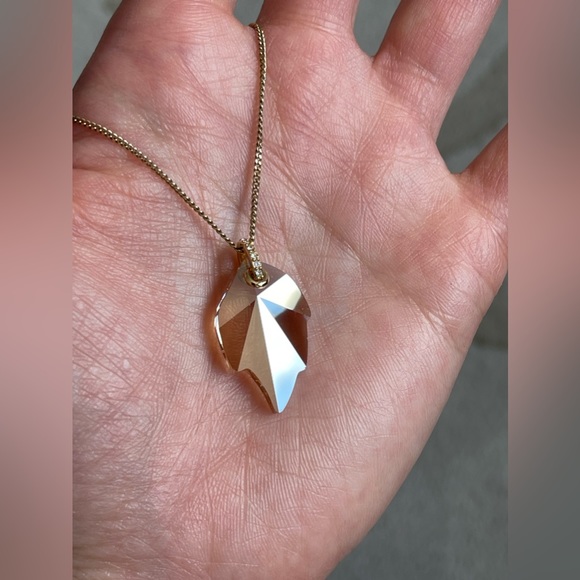 Swarovski leaf pendant - Picture 11 of 13